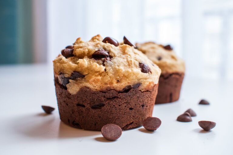 5-Ingredient Flourless Peanut Butter Banana Chocolate Chip Blondies