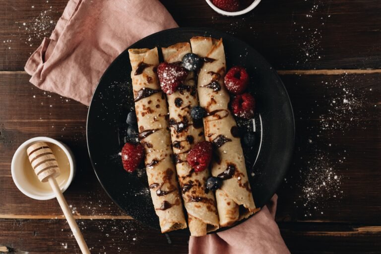 Super Spinach Crepe Wrap with Avocado, Egg & Chili